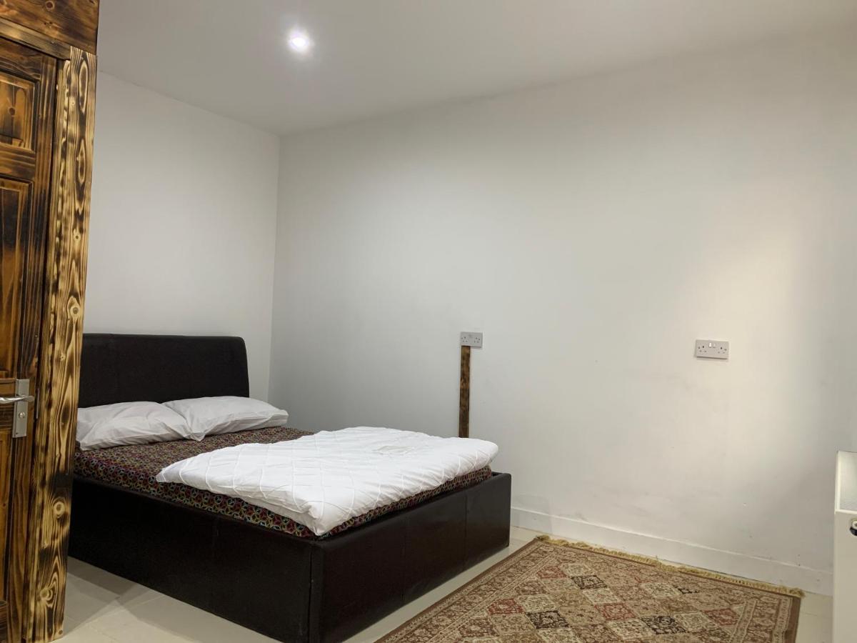 Happy House Apartment Birmingham Bagian luar foto